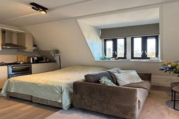 Studio Waterstraat in Utrecht, Huizen en Kamers, Kamers te huur, 20 tot 35 m², Utrecht