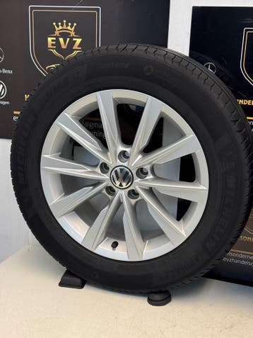 2 stuks 215/60R17 inch VW Tiguan lichtmetalen velgen banden, Banden en Velgen, 17 inch, Personenwagen, Zomerbanden