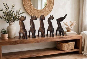 sculptuur, Set of five carved seated animal figures- (5) –
