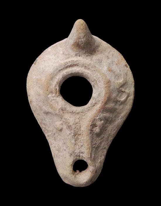 Laat-Romeins / Vroeg-Byzantijns Olielamp met reliëfdecoratie, Verzamelen, Mineralen en Fossielen