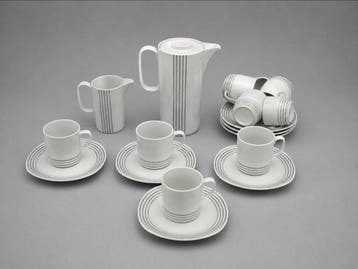 Lagenthal - Tafelservies (18) - Porselein - Een café