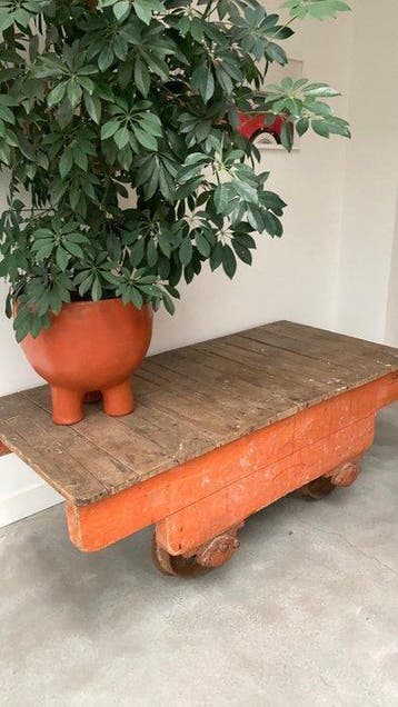 Bijzettafel - Eik - Kaaslorry uit kaasfabriek