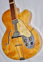 Höfner - Höfner 457, with the Höfner-Double Pickguard-unit, Nieuw
