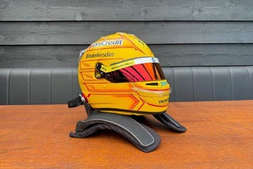 Ferrari - Lewis Hamilton - 2026 - Replic helmet with HANS, Nieuw