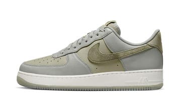 Nike Air Force 1 07 LV8 Dark Stucco Neutral Olive, Kleding | Heren, Schoenen, Nieuw