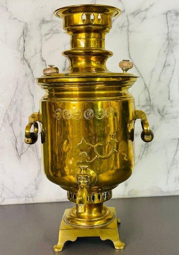 Samovar - Antieke Russische koperen samovar – in de stijl