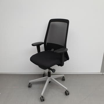 Interstuhl Every bureaustoel - zwarte nieuwe stof, Huis en Inrichting, Bureaustoelen, Ophalen of Verzenden, Nieuw