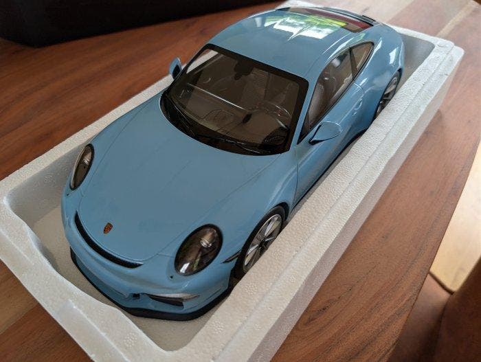 Minichamps 1:12 - Modelauto - Porsche 911 R - 2016, Hobby en Vrije tijd, Modelauto's | 1:5 tot 1:12