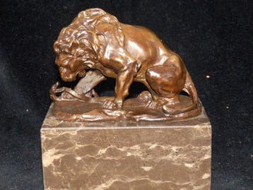 After Carvin - sculptuur, Fraaie bronzen beeld van een