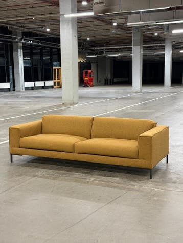 Design on Stock Aikon 4-zits | NIEUWSTAAT + Garantie, 100 tot 125 cm, Stof, Ophalen of Verzenden, Zo goed als nieuw