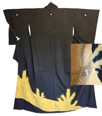 Zwart Tomesode-kimono met gouden dennenbomen en zilveren