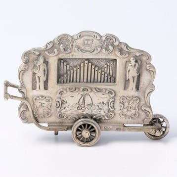 C. & A. Lesener. Draaiorgel. - Beeldje - .835 zilver