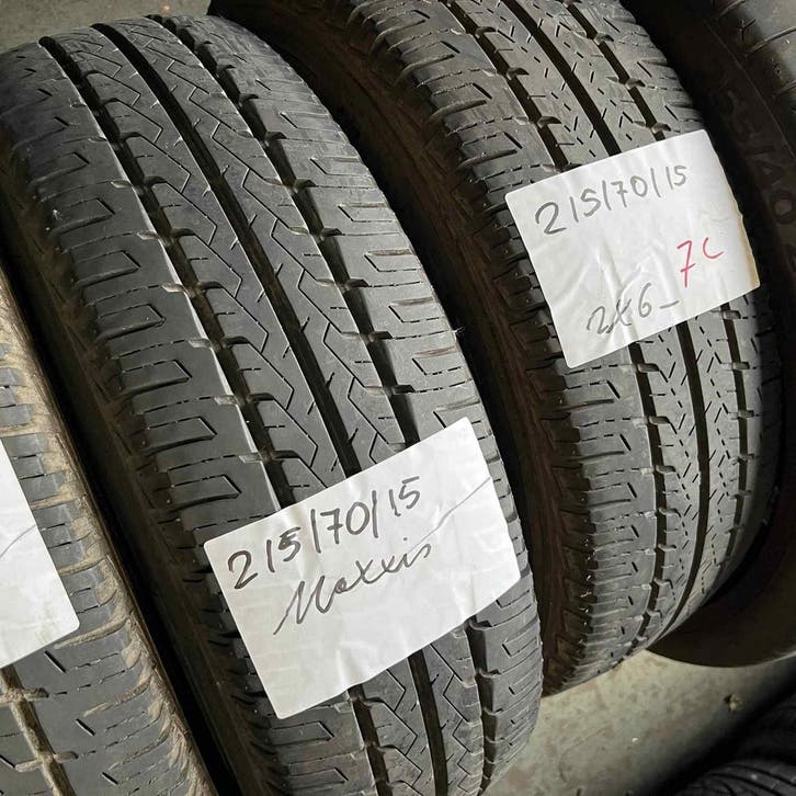 2 x Nexen 215-70-15 C Zomerbanden 6mm, Auto-onderdelen, Banden en Velgen, 15 inch, Zomerbanden, 215 mm, Bestelwagen, Gebruikt