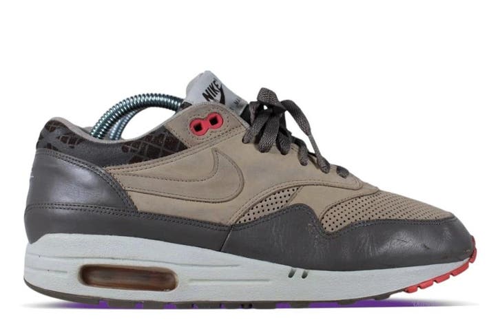 Nike Air Max 1 Pink Pack Chino • 41, Kleding | Heren, Schoenen, Sneakers of Gympen, Ophalen of Verzenden