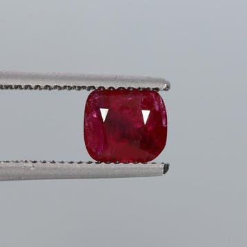 1 pcs Rood Robijn - 2.02 ct - Gemological Institute of, Nieuw