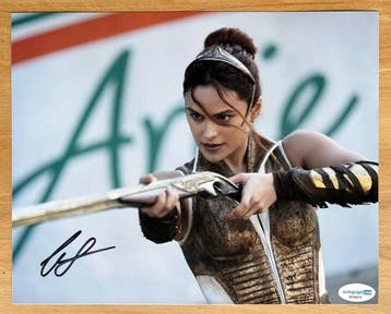 Camila Mendes - hand signed 20x25cm Photo | Teela | Bild |, Nieuw