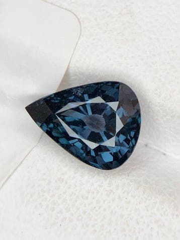 1 pcs Blauw Spinel - 3.35 ct - nternational Colored Gemstone, Nieuw
