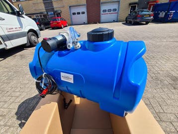 AdBlue ® geschikte tank 100 liter incl. 12 Volt pompset...., Nieuw