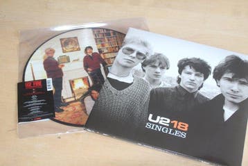 U2 - U218 Singles 2LP + Fire - LP albums (meerdere items) -, Nieuw in verpakking