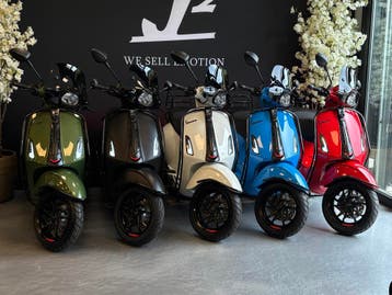 Vespa Sprint | Virtual Cockpit | Nieuw | Full-Option, Fietsen en Brommers, Overige modellen, Maximaal 45 km/u, Nieuw, Ophalen of Verzenden