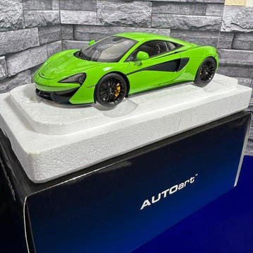 Autoart 1:18 - Modelauto - AutoArt 1:18 McLaren 570S Mantis, Nieuw