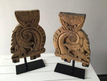 Ornamenten eik op statief - Hout (Eik) - Indonesië - Begin, Antiek en Kunst