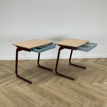 Eromes set van 10 schooltafels (rode stip) (hxbxd) 64x70x50, Ophalen of Verzenden, Gebruikt