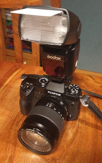 Fuji X-H1 + XF 18-135mm f/3.5-5.6 R LM OIS WR Spiegelloze, Nieuw