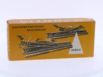 Schaal H0 Märklin 5202 Elektrische wissels rechts en link.., Wisselstroom, Gebruikt, Rails, Ophalen of Verzenden