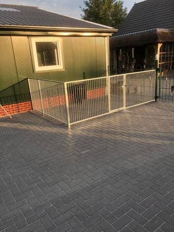 Uniek! Lage kennelpanelen, Veilig en toegankelijk! hondenren, Dieren en Toebehoren, Hondenkennel, 110 cm of meer, 100 cm of meer