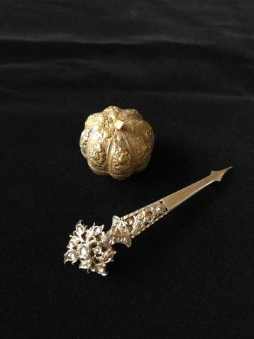 Haarspeld/broche en limebox - Sri Lanka en Zuidoost-Azië