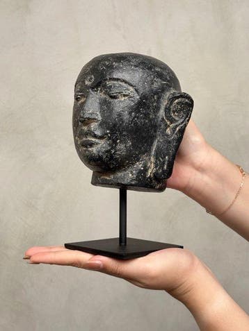 Beeld, NO RESERVE PRICE - Lavastone Budha Head on a custom