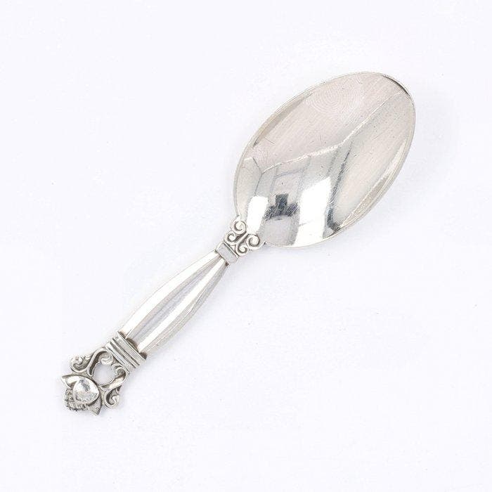 Georg Jensen - Suiker- / theeschep model Acorn - Design, Antiek en Kunst, Antiek | Goud en Zilver
