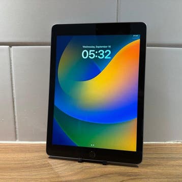 Apple iPad (5th Generation) 128GB Wifi - Mobiele telefoon, Nieuw