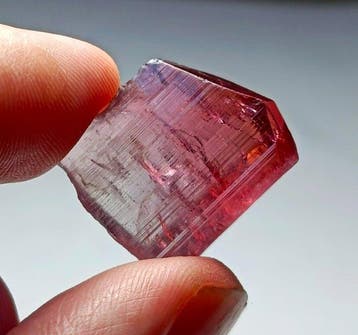 Tourmaline) Kristal- 8.56 g - (1)
