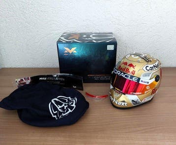 Schuberth 1:2 - Modelauto - Max Verstappen helm 1:2 - World, Nieuw