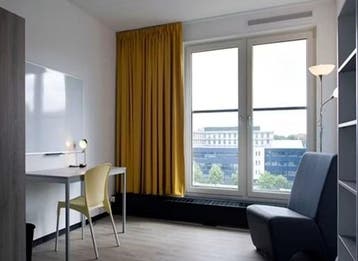 Kamer Burgemeester Oudlaan in Rotterdam, Huizen en Kamers, Kamers te huur, 20 tot 35 m², Rotterdam
