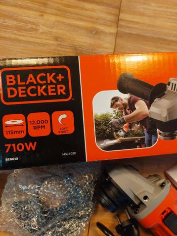 Haakse slijper Black&amp;Decker BEG010 Nieuw verzegelde doos, Ophalen of Verzenden, Nieuw, 700 tot 1000 watt, Haakse handslijpmachine