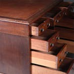 Zeer klein semipartner desk - Bibliotheektafel of centertabl, Ophalen of Verzenden