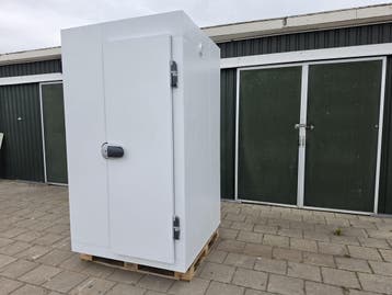 Vriescel 120 x 120 x 230 cm Nieuw lichte transportschade, Nieuw in verpakking, Koelen en Vriezen