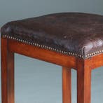 Antieke kruk ca 1810 op 4 sabelpoten met voetenplank het lee, Ophalen of Verzenden