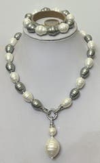 Madre de Perla Bicolor ( 17 x 14 ) en Madre de Perla Blanca