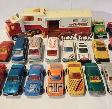 Majorette 1:64 - Modelauto (18) - Horse Trailer, Jeep, Ford,, Nieuw