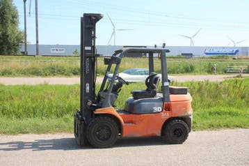 Veiling: Heftruck Toyota 62-7FDF30 Diesel 3000kg 6.0m 2006, Zakelijke goederen, Machines en Bouw | Heftrucks en Intern transport