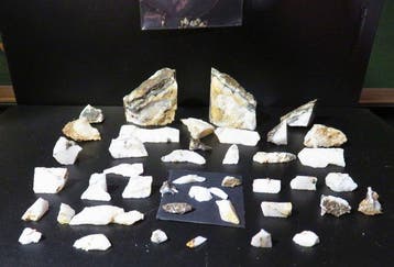 Goud Kristallen op matrix- 200 g - (44), Verzamelen