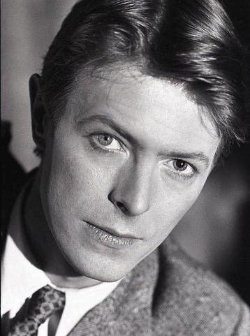 emilio lari - David Bowie - Just a Gigolo