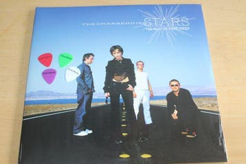 Cranberries - Stars: The Best Of 1992-2002 + Guitar Picks -, Nieuw in verpakking
