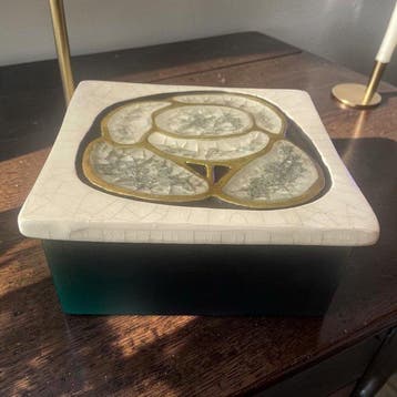 Mithé Espelt - Doos - Gestileerde roos - Keramiek, Goud