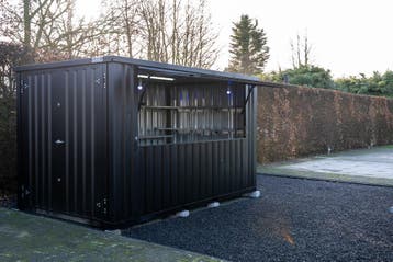KOOP NU | Zwarte bar | barcontainer | Foodtruck | buitenbar