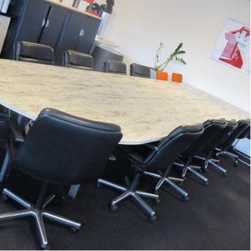(MDK-104279) Ahrend Mehes vergadertafel 560 x 160 cm, Ophalen of Verzenden, Gebruikt